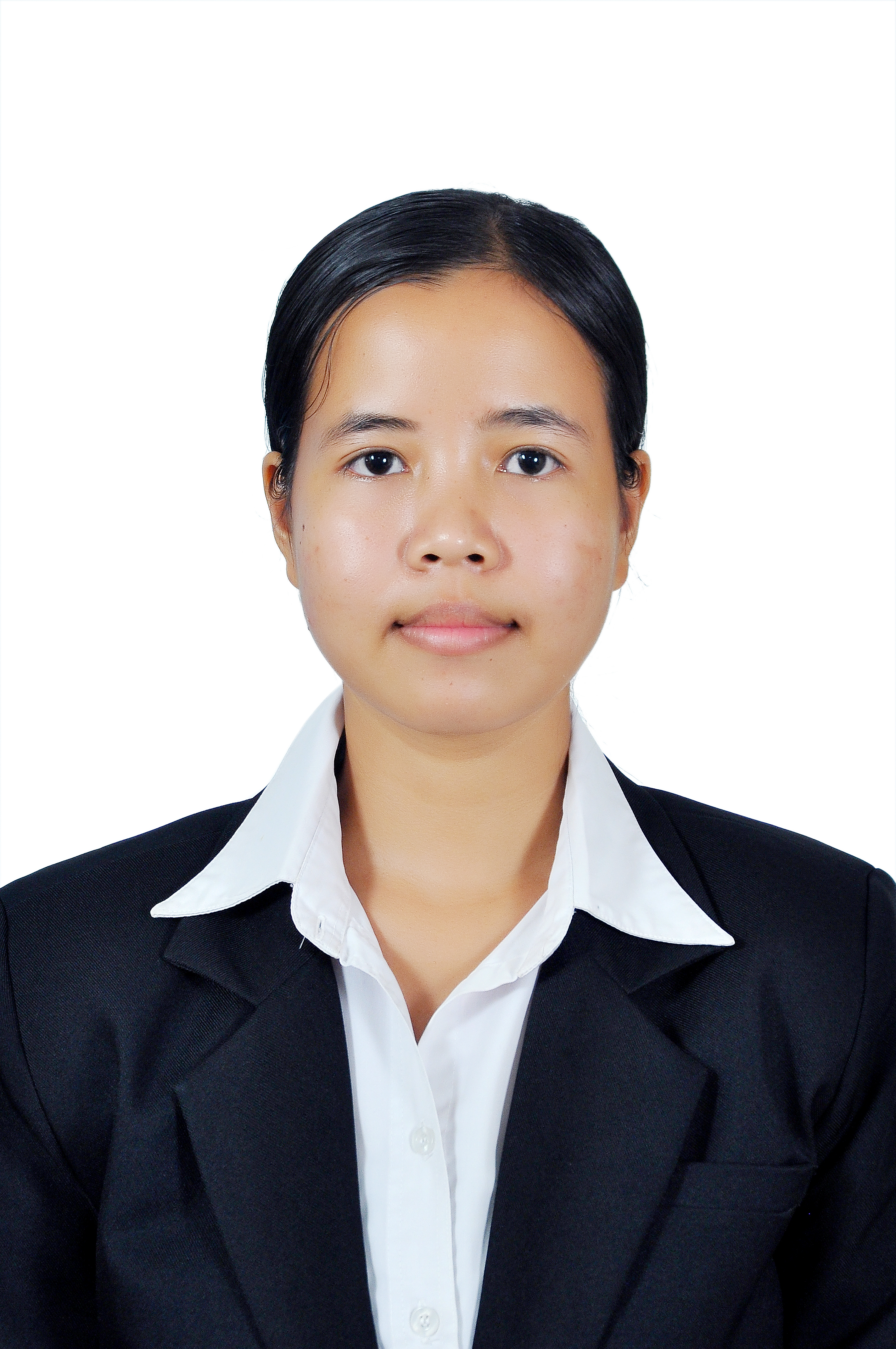 156. Vee Chorvorn.visa photo.jpg