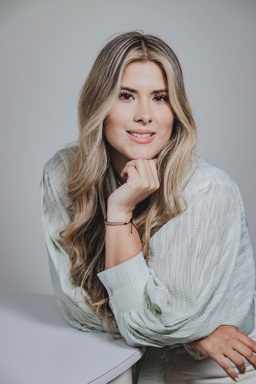 Woman  Smile  Model  Fashion  Female  Portrait  Colombia  Girl  Businesswoman  Manager  Business  Office  Management  Work  Finance  Artist